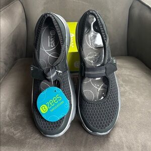 Bzees Black and Gray Women's Sneakers